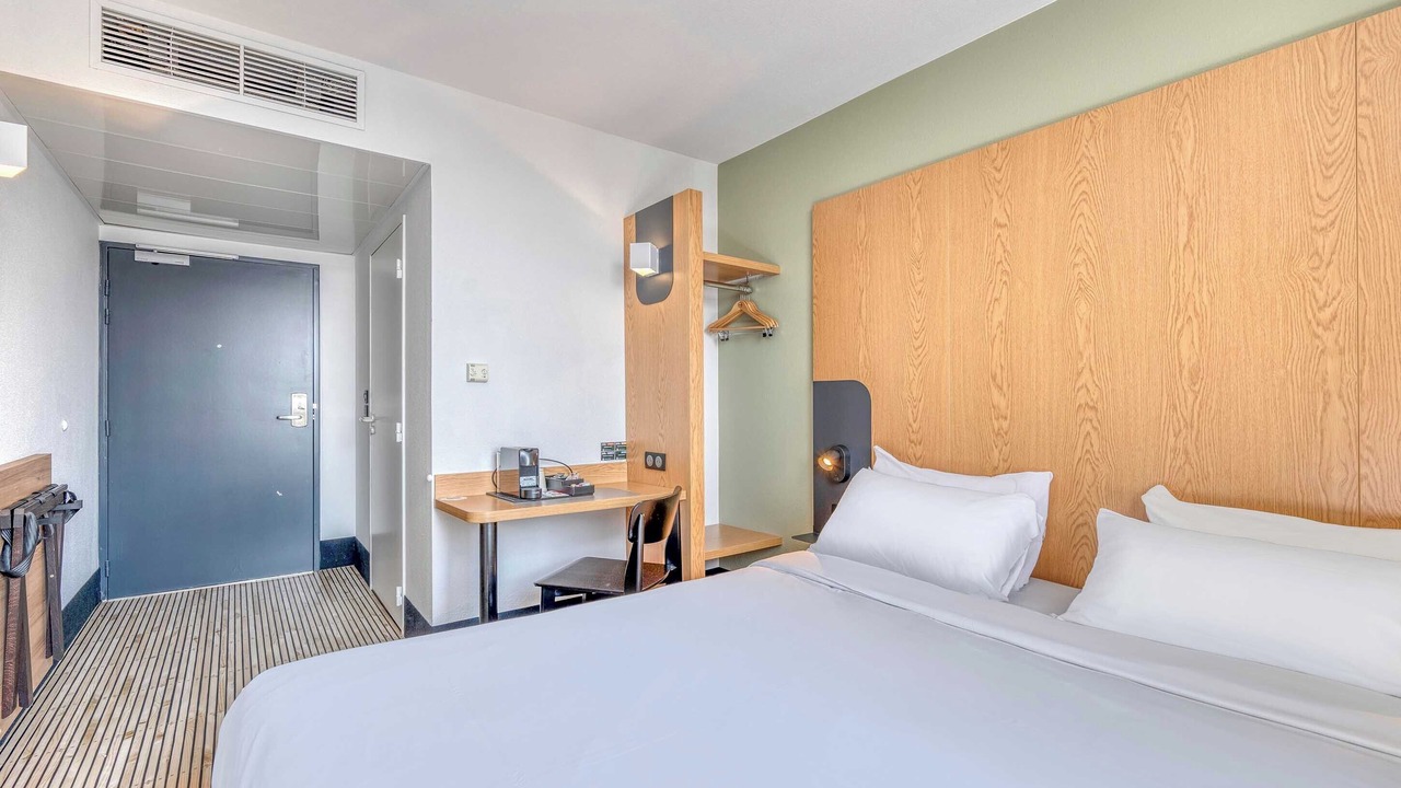 Photo of Bedroom in Begles