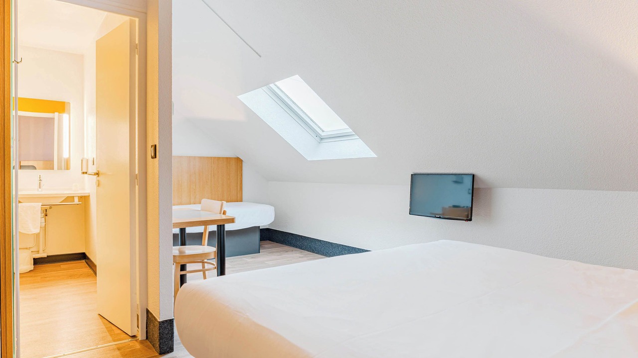 Photo of Bedroom in Chasseneuil-du-Poitou