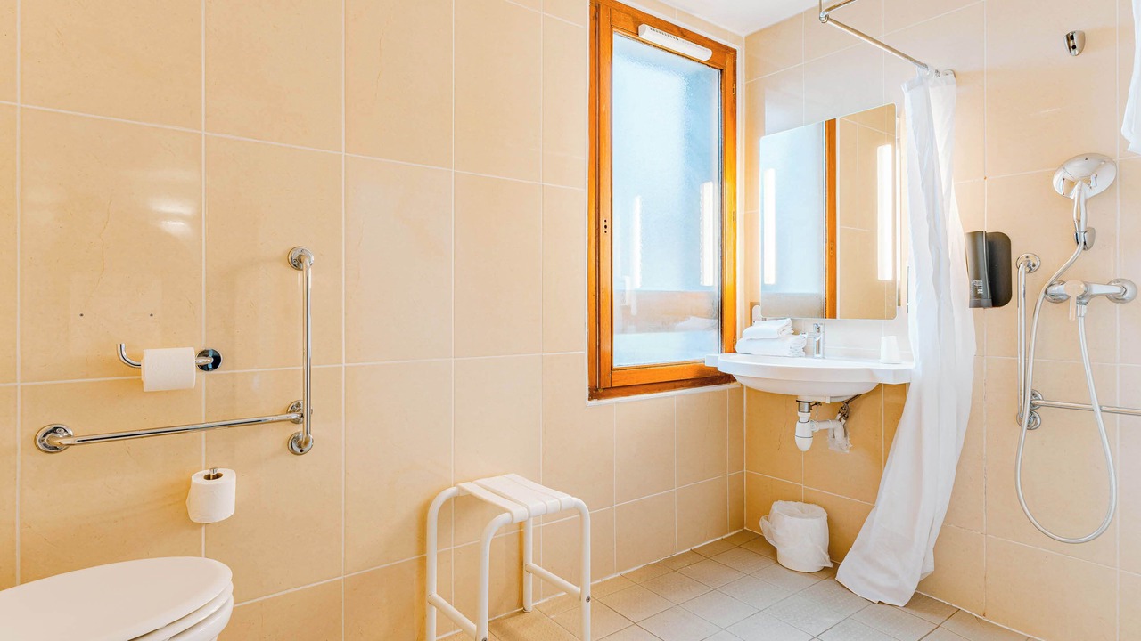 Photo of Bedroom in Chasseneuil-du-Poitou