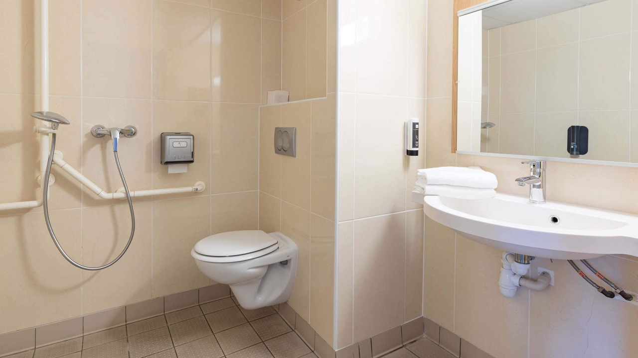Photo of Bathroom in Saint-Jouan-des-Guerets