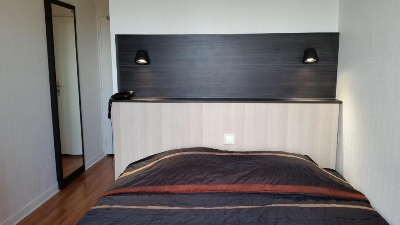 Photo of Bedroom in Republique - Tolstoi