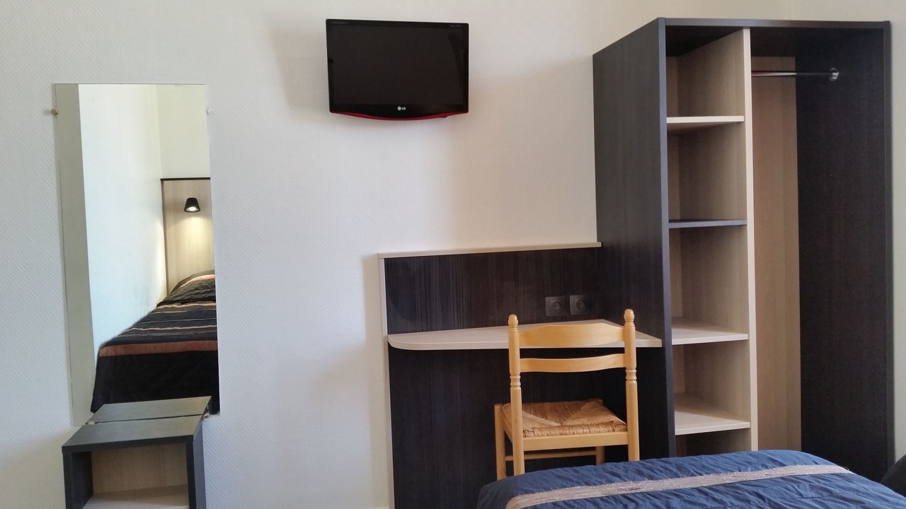 Photo of Bedroom in Republique - Tolstoi