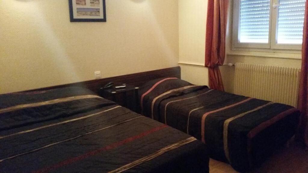 Photo of Others in Republique - Tolstoi