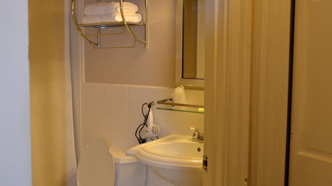 Photo of Bathroom in Newtown