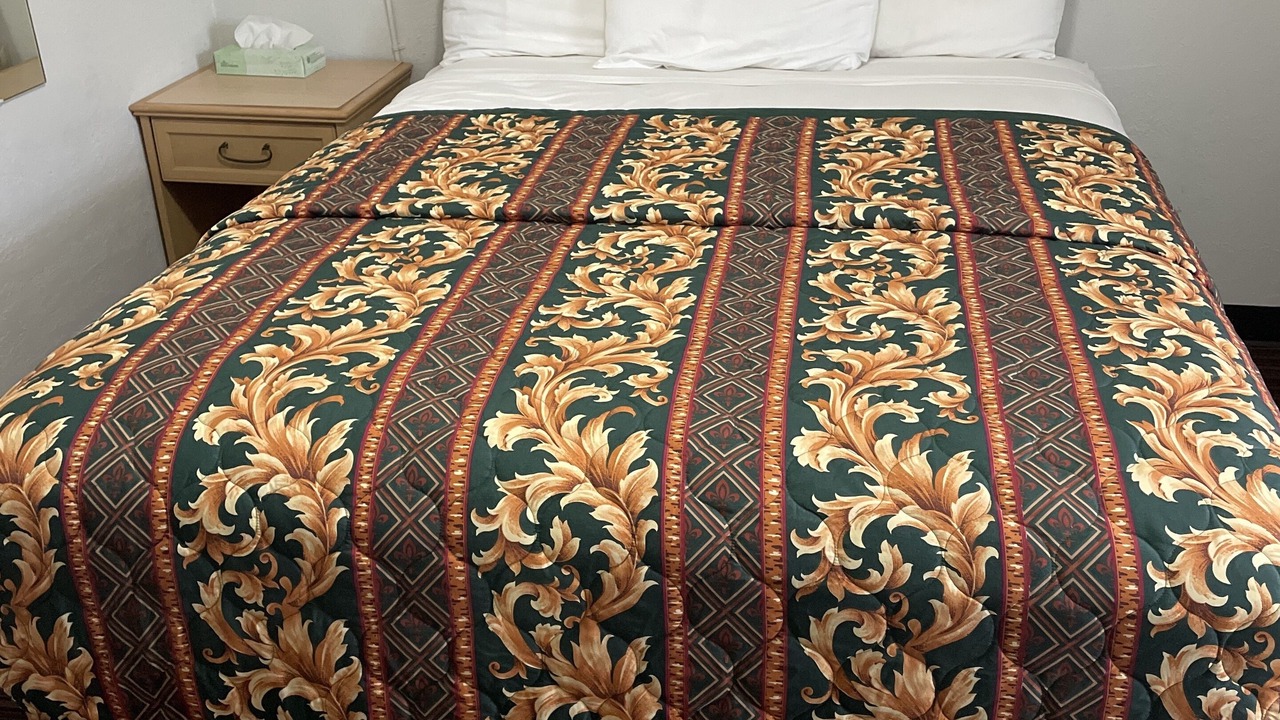 Photo of Bedroom in Many