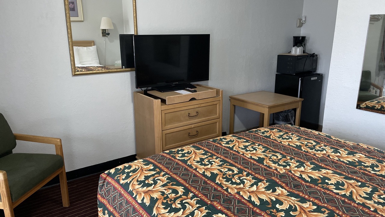 Photo of Bedroom in Many
