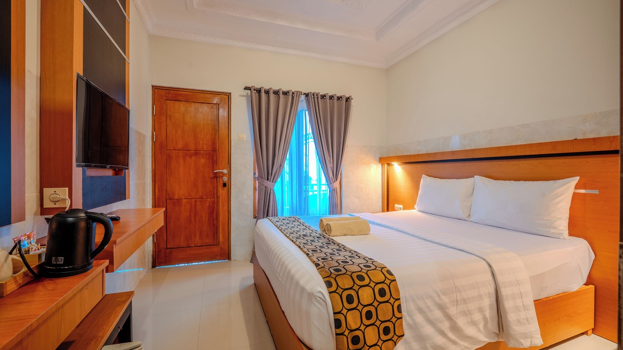 Photo of Bedroom in Kartika Plaza
