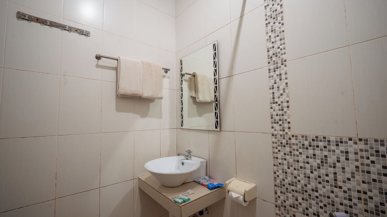 Photo of Bathroom in Kartika Plaza