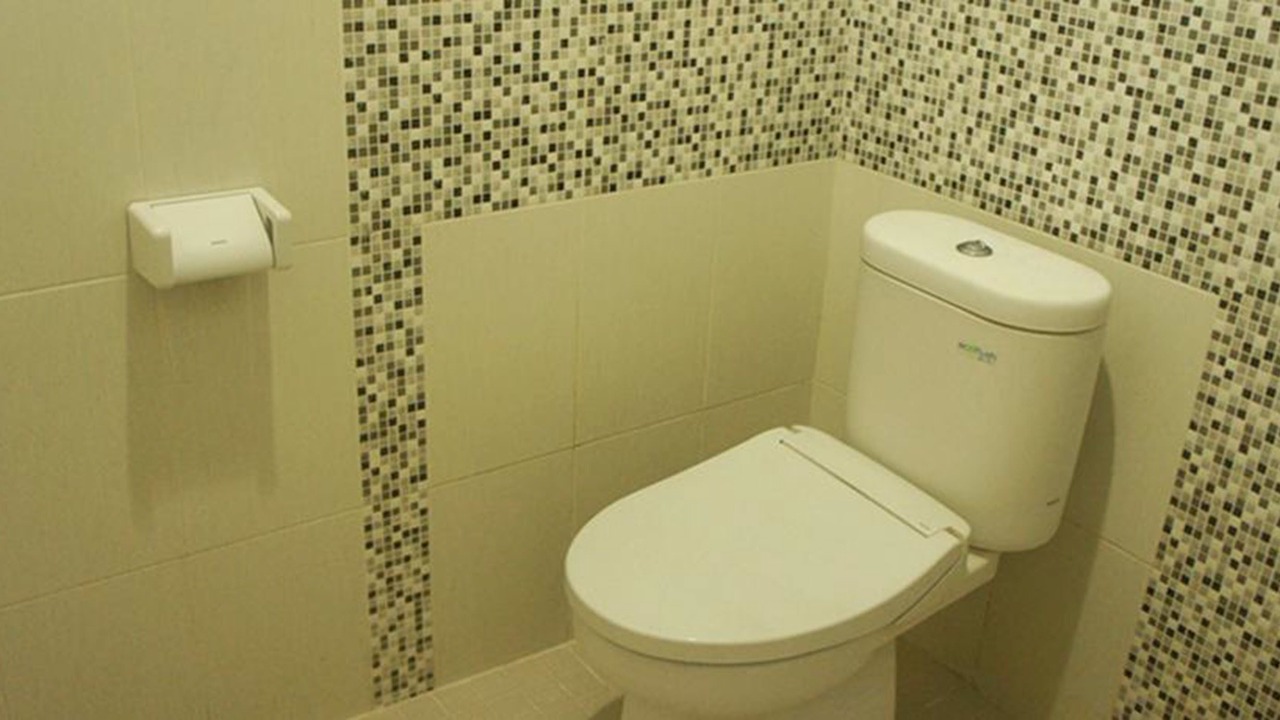 Photo of Bathroom in Kartika Plaza