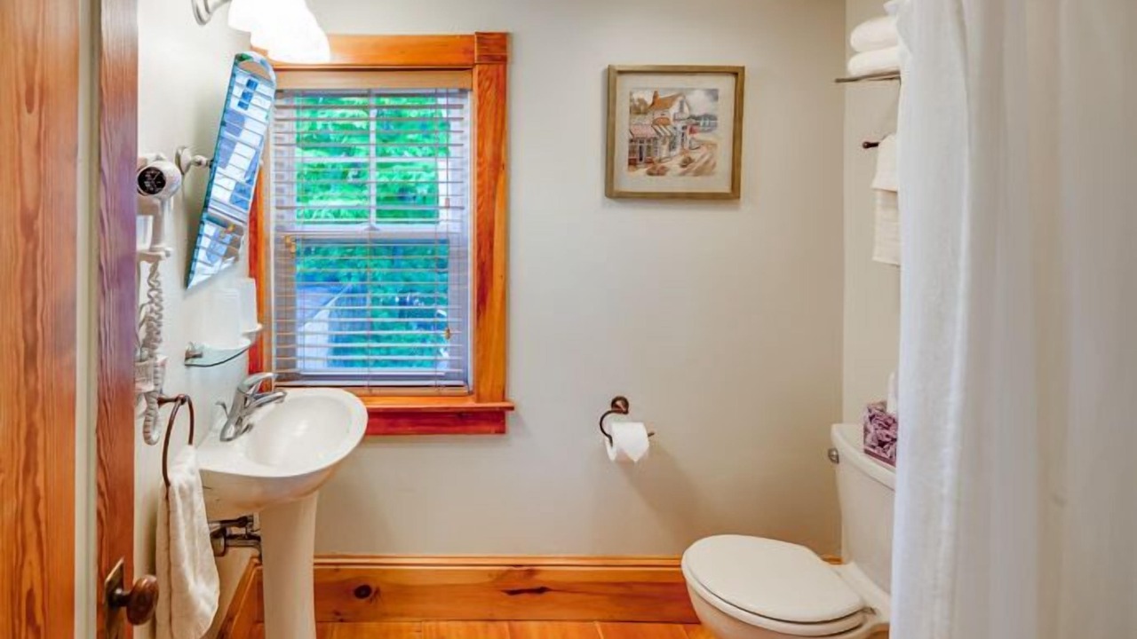 Photo of Bathroom in Lincolnville