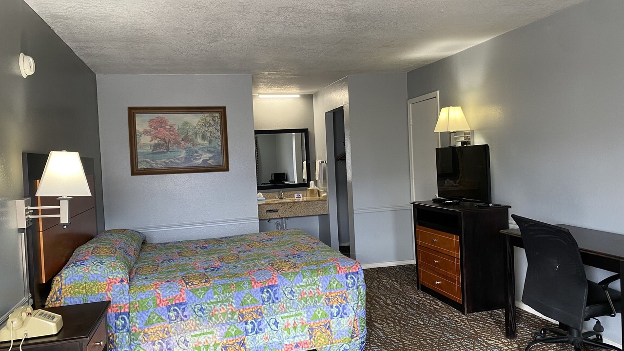 Photo of Bedroom in Cushing