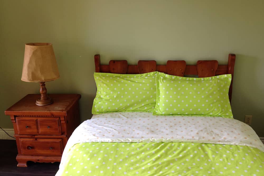 Photo of Bedroom in Saint-Mathieu-de-Beloeil