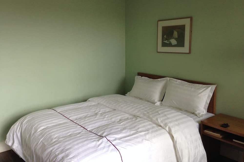 Photo of Bedroom in Saint-Mathieu-de-Beloeil