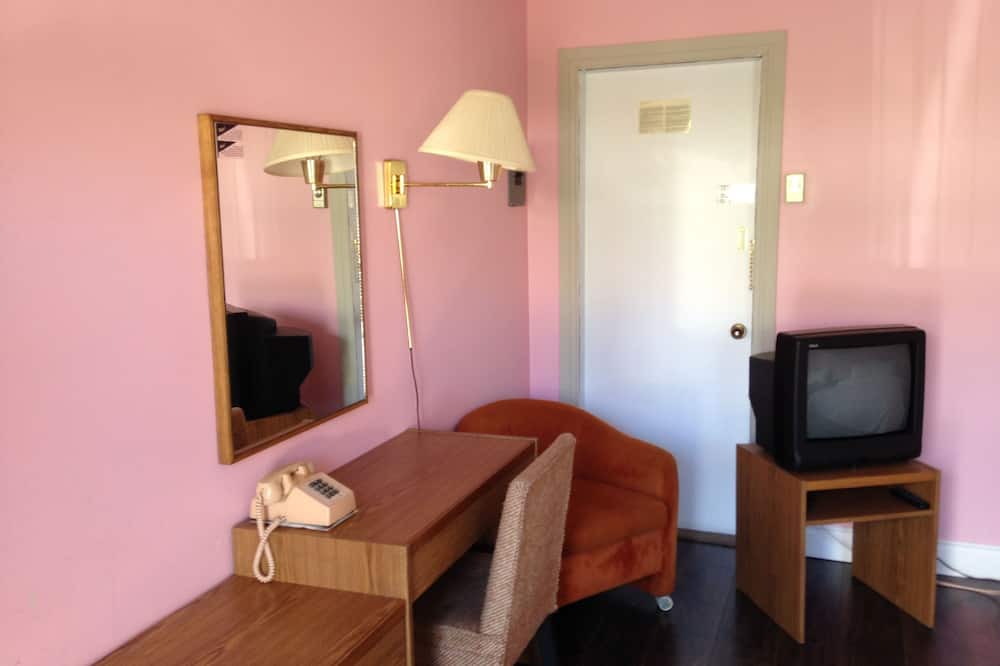 Photo of Bedroom in Saint-Mathieu-de-Beloeil