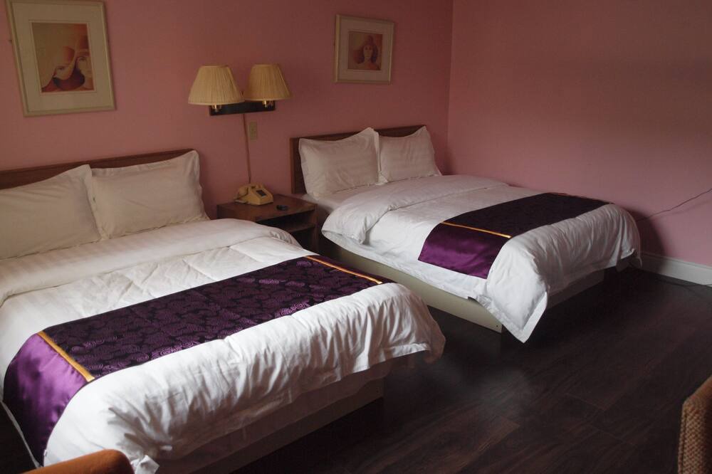 Photo of Bedroom in Saint-Mathieu-de-Beloeil