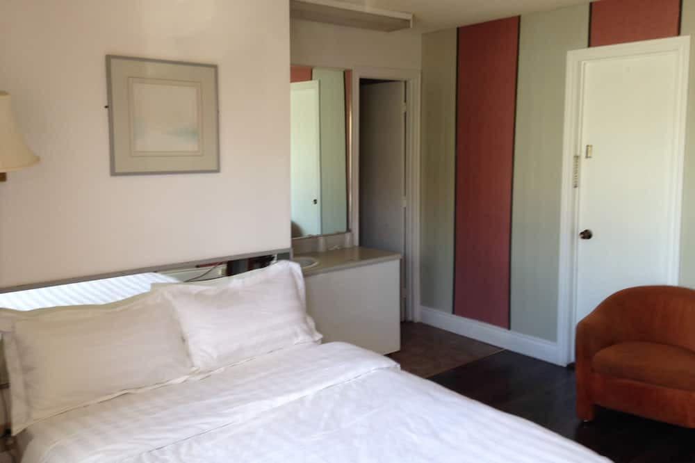 Photo of Bedroom in Saint-Mathieu-de-Beloeil