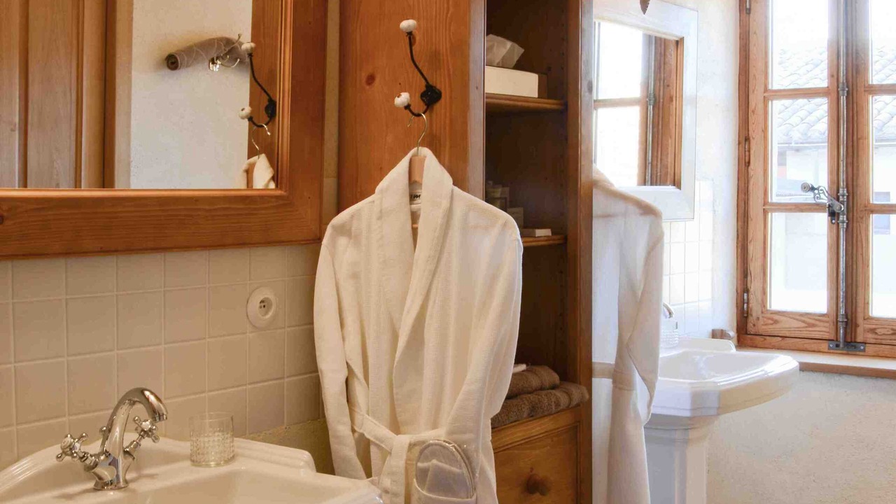 Photo of Bathroom in Mirepoix