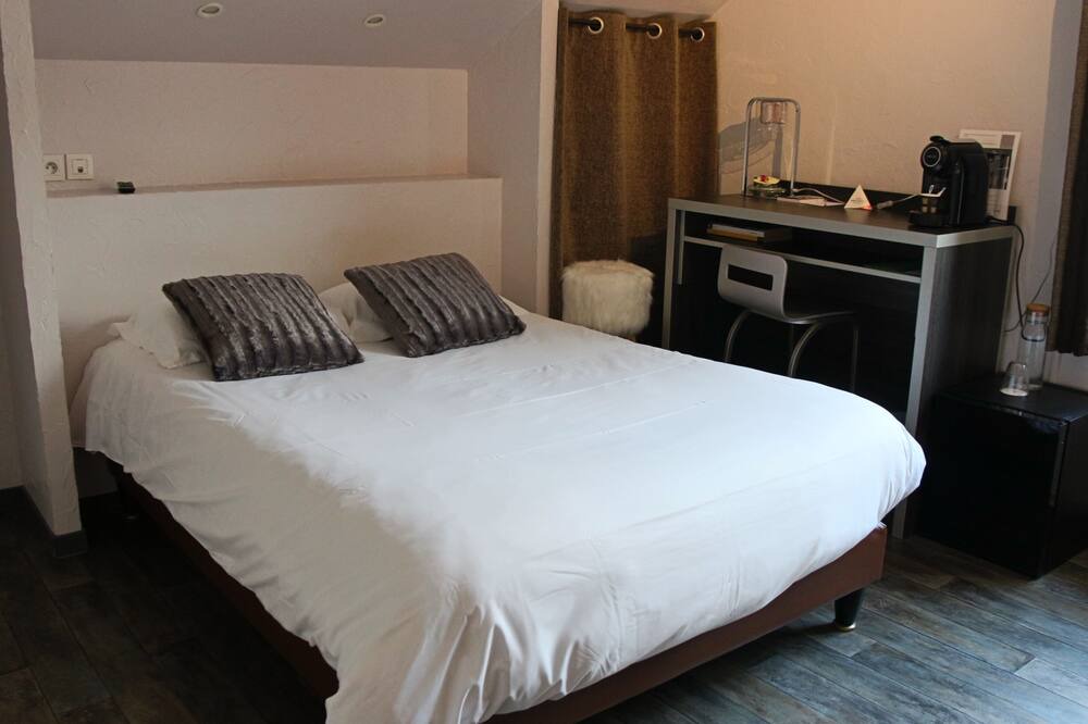 Photo of Bedroom in Challes-les-Eaux