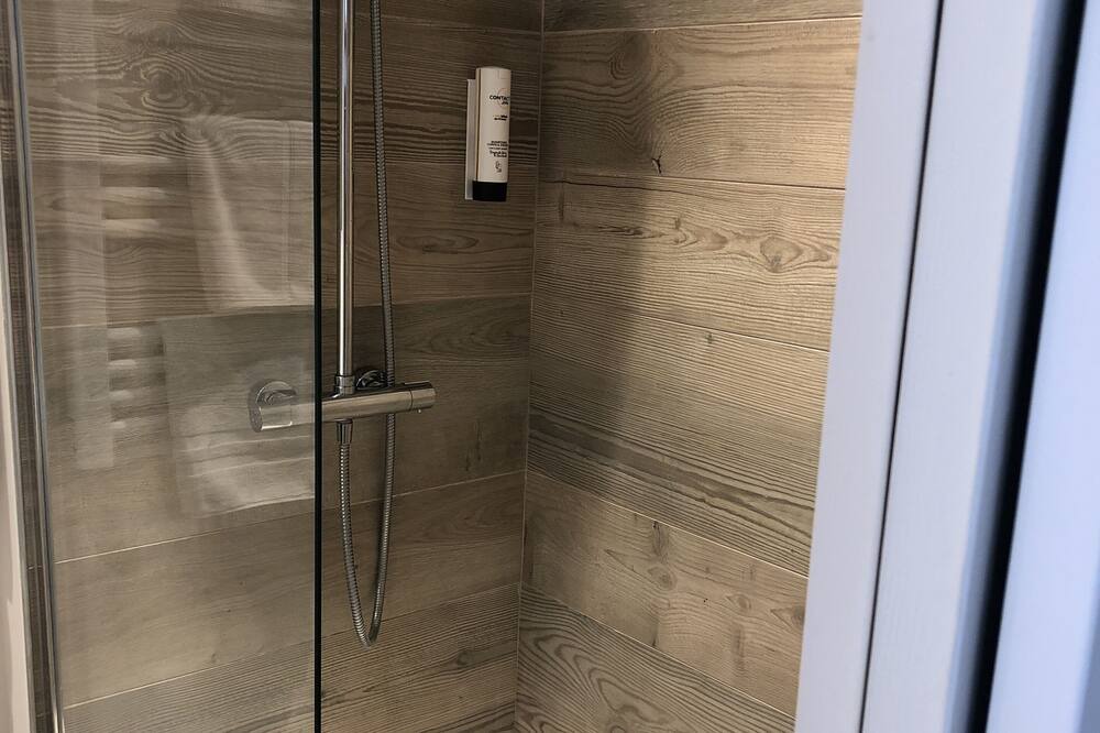 Photo of Bathroom in Challes-les-Eaux