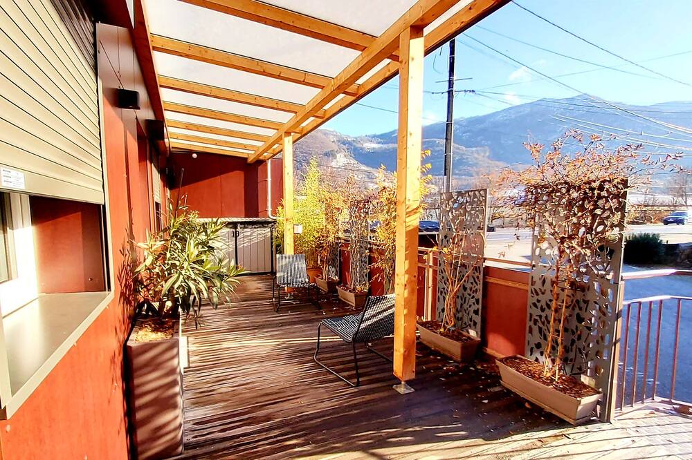 Photo of Patio Balcony in Challes-les-Eaux
