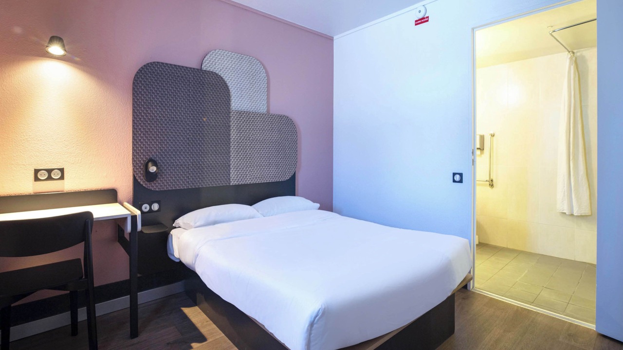 Photo of Bedroom in Saint Tronquet Business Park