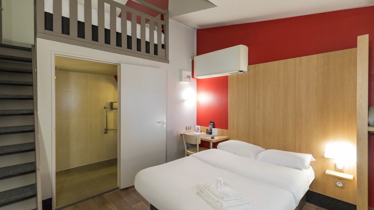 Photo of Bedroom in Moneteau