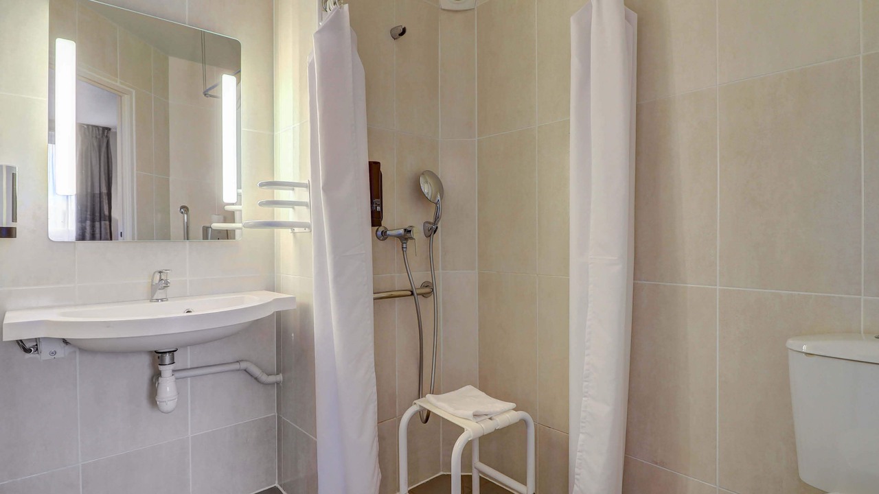 Photo of Bathroom in Paray-le-Monial