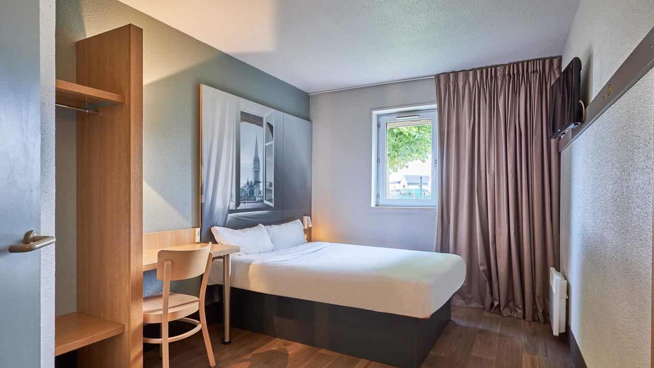 Photo of Bedroom in Saint-Contest