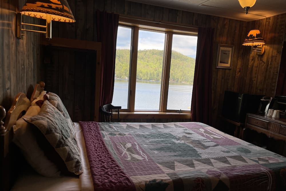 Photo of Bedroom in Eagle Bay