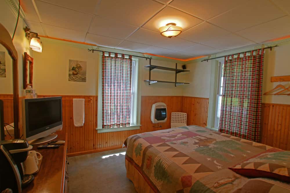 Photo of Bedroom in Eagle Bay