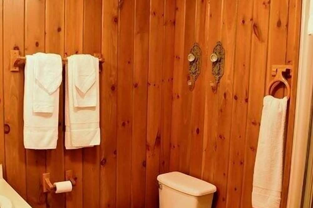 Photo of Bathroom in Eagle Bay