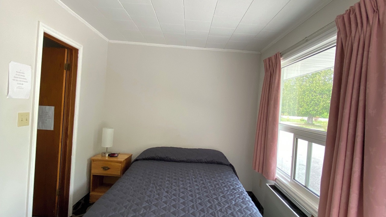Photo of Bedroom in Mindemoya