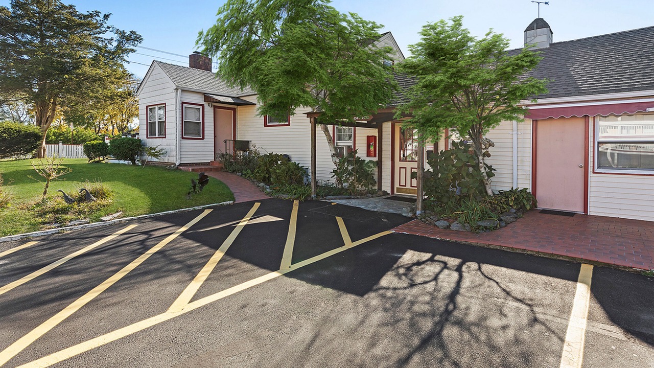 Photo of Others in Hampton Bays