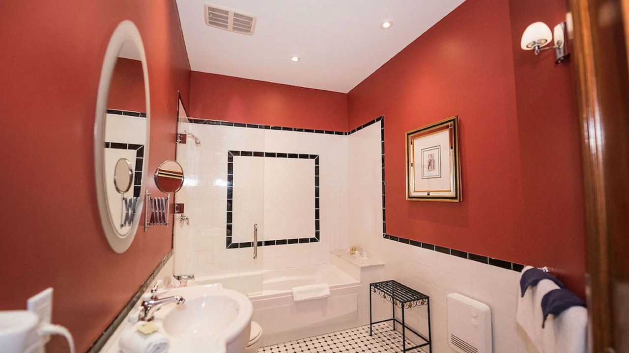 Photo of Bathroom in Quartier des Spectacles