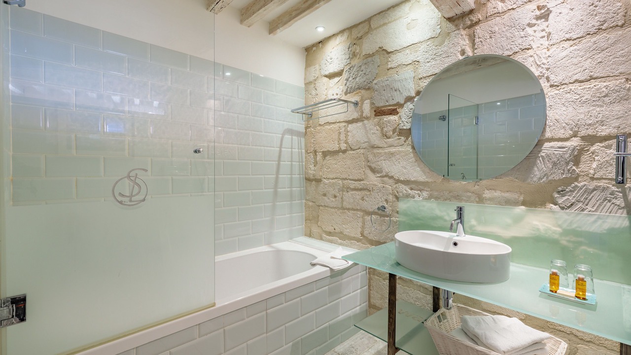 Photo of Bathroom in Villeneuve-les-Avignon
