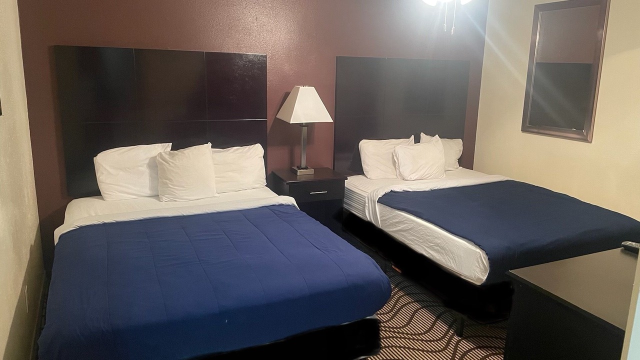 Photo of Bedroom in Manor