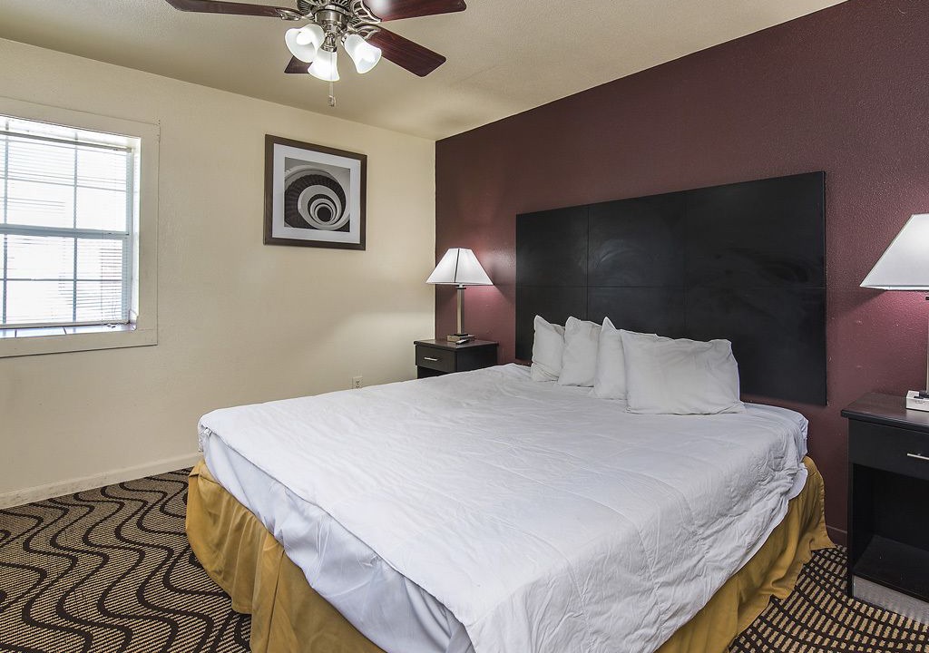 Photo of Bedroom in Manor