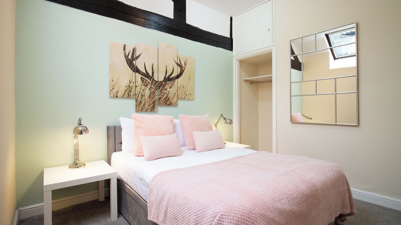 Photo of Others in Alsop en le Dale