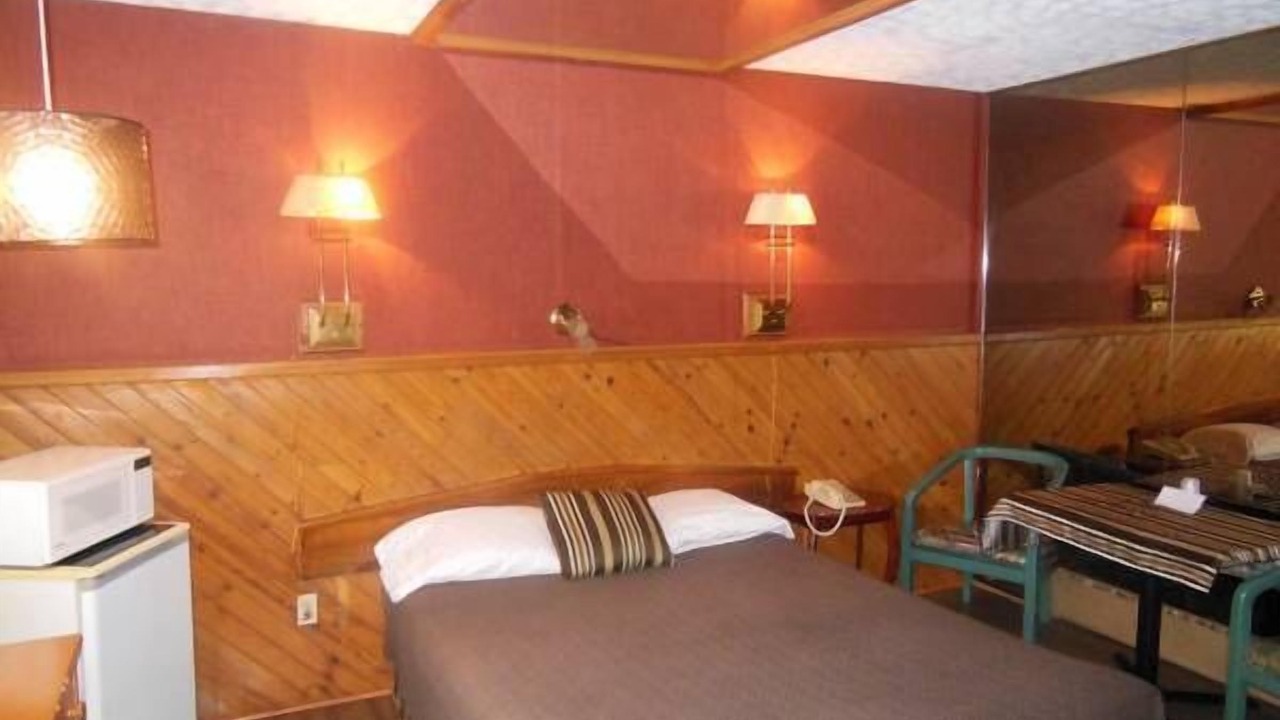 Photo of Bedroom in Pointe-aux-Trembles