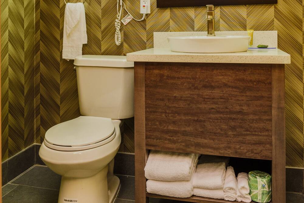 Photo of Bathroom in Niagara Falls
