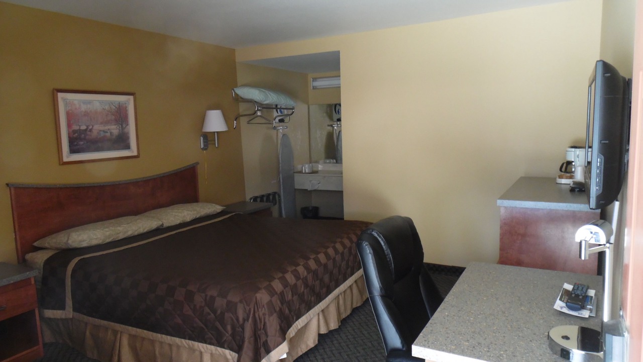 Photo of Bedroom in Lone Pine