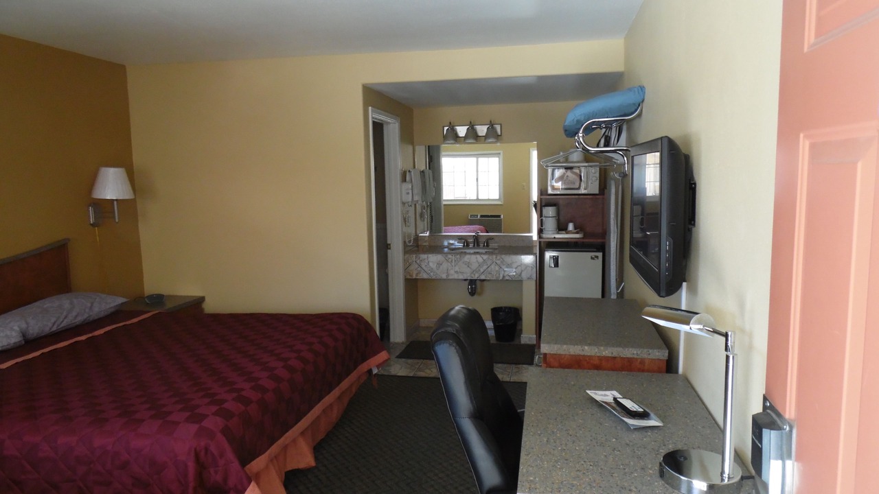 Photo of Bedroom in Lone Pine