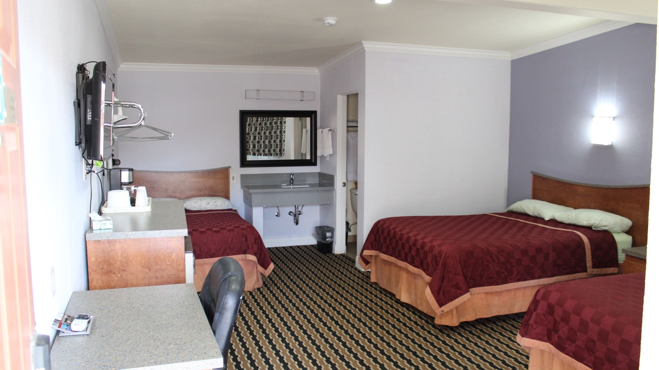 Photo of Bedroom in Lone Pine