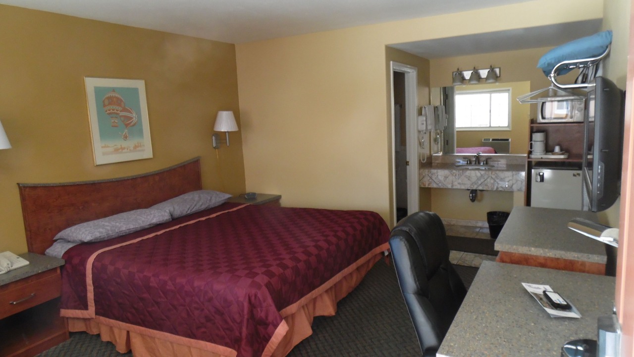 Photo of Bedroom in Lone Pine