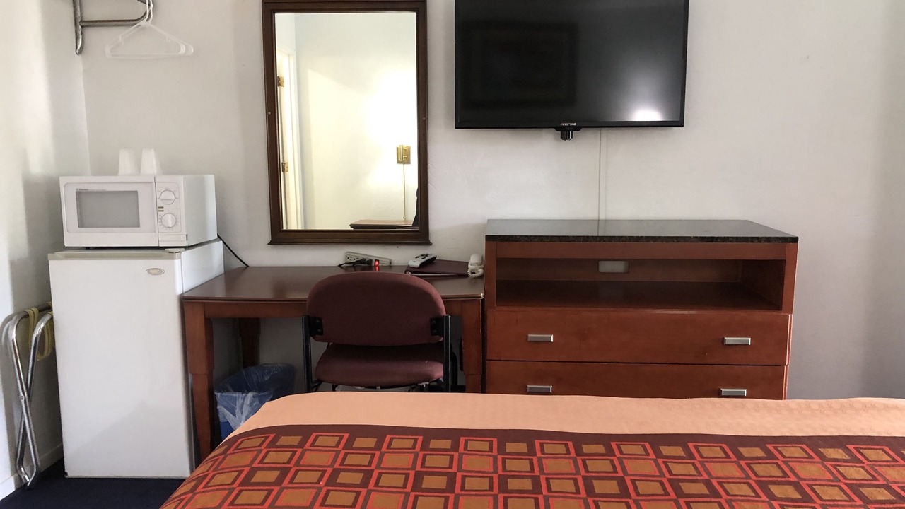 Photo of Bedroom in Reedsport