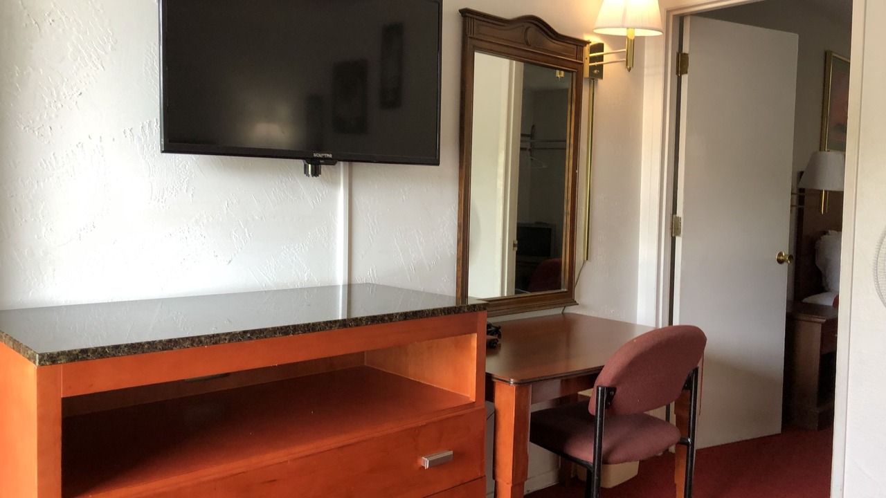 Photo of Bedroom in Reedsport