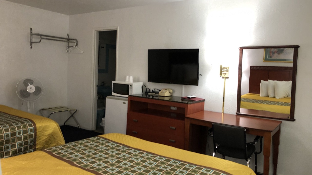 Photo of Bedroom in Reedsport