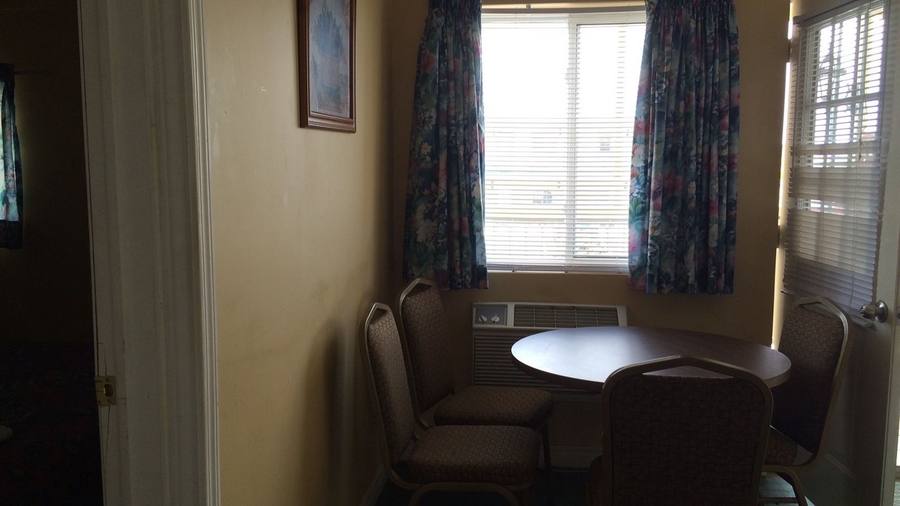 Photo of Livingroom in Wasaga Beach