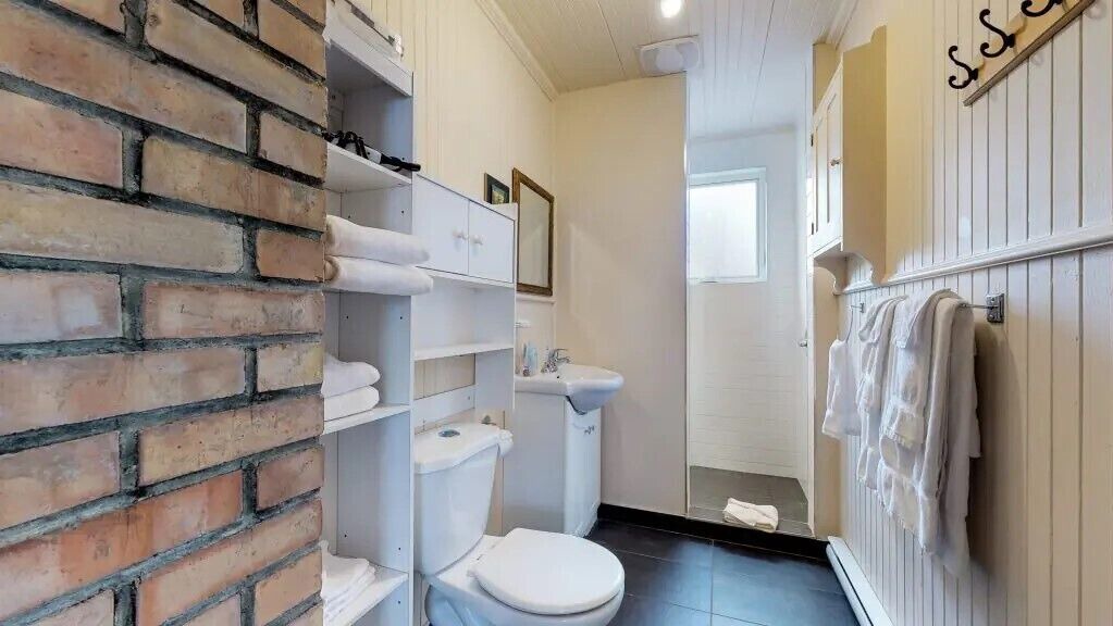 Photo of Bathroom in Carleton-sur-Mer