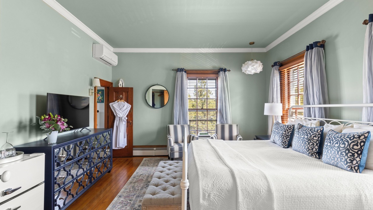 Photo of Bedroom in Brewster